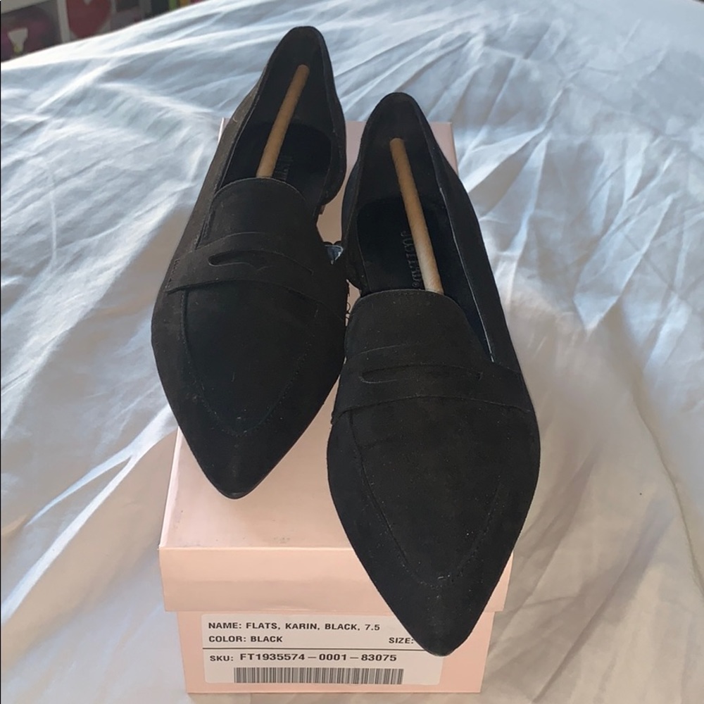 Black pointed flats